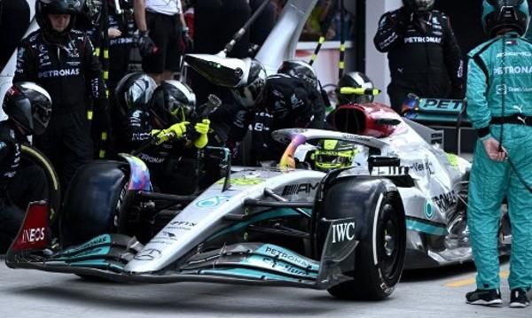 F1车队刷新世界纪录，羽毛球队教练激动落泪